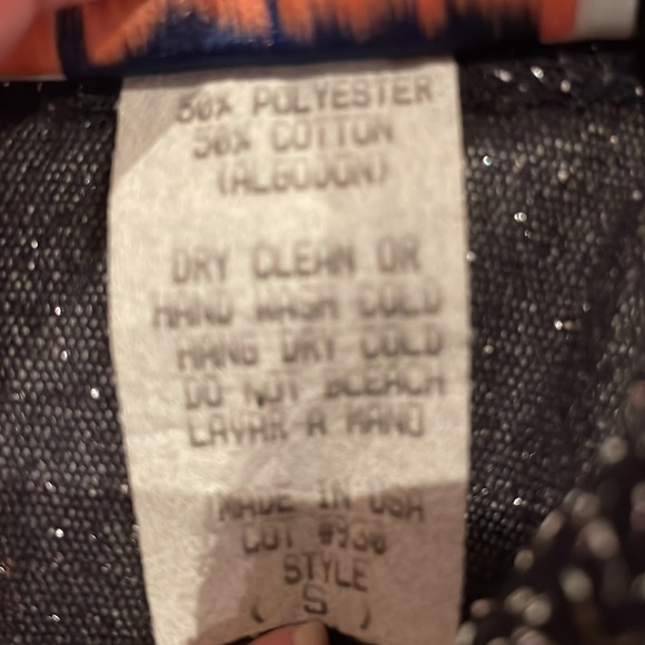 Black top with Silver thread woven in. Size S - Picture 11 of 12